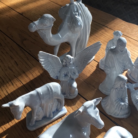 Gorgeous Pale Blue Ceramic Nativity Set - Picture 4 of 6